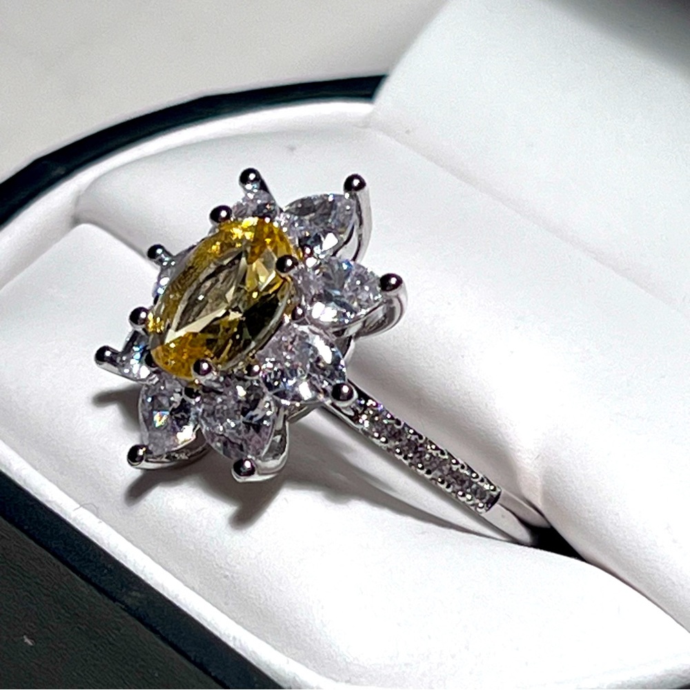 925 Sterling Silver Sunflower Diamond Ring - Picture 3 of 6